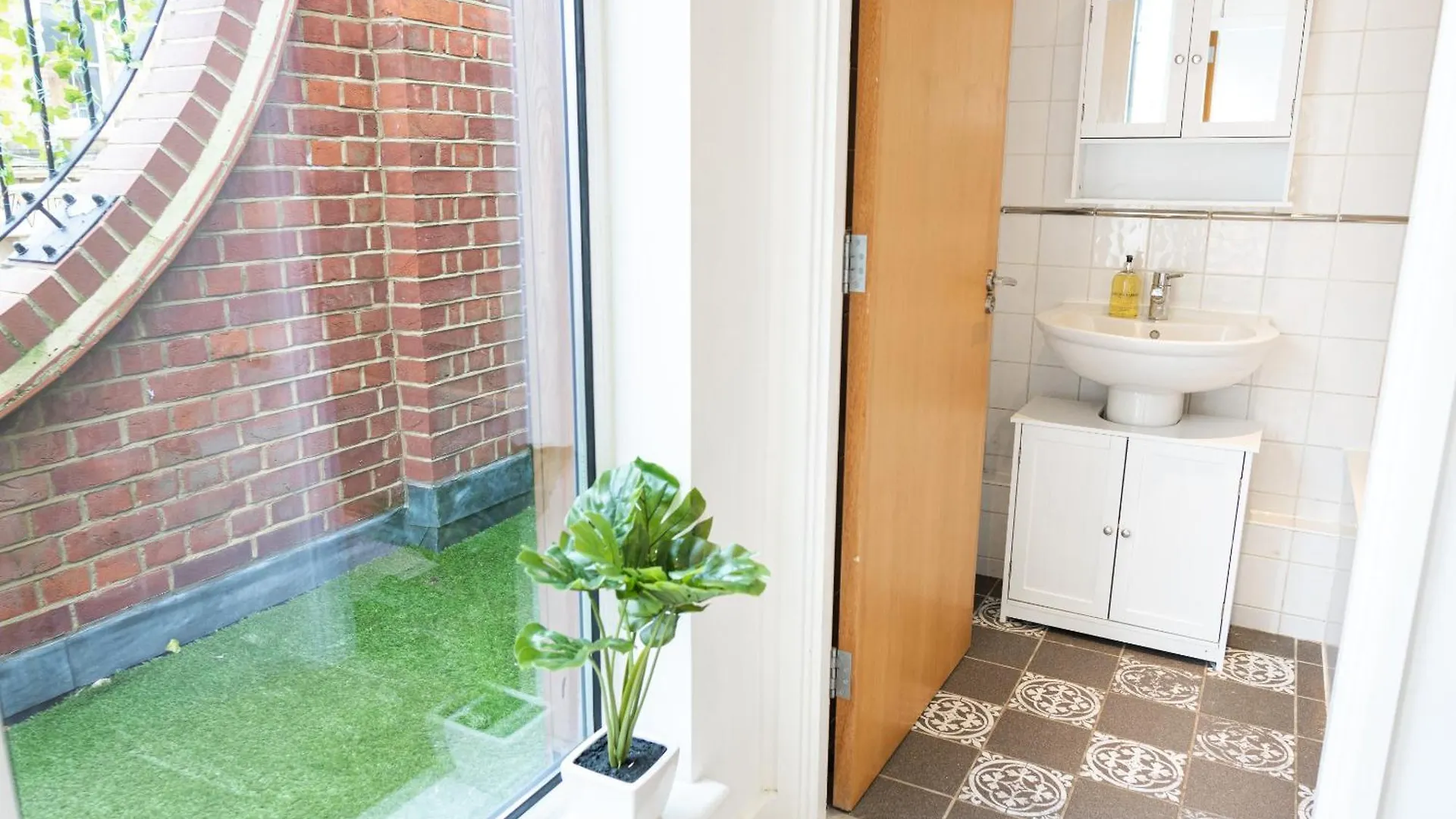 Holiday home Bartlett House With Terrace Near Greenwich London United Kingdom